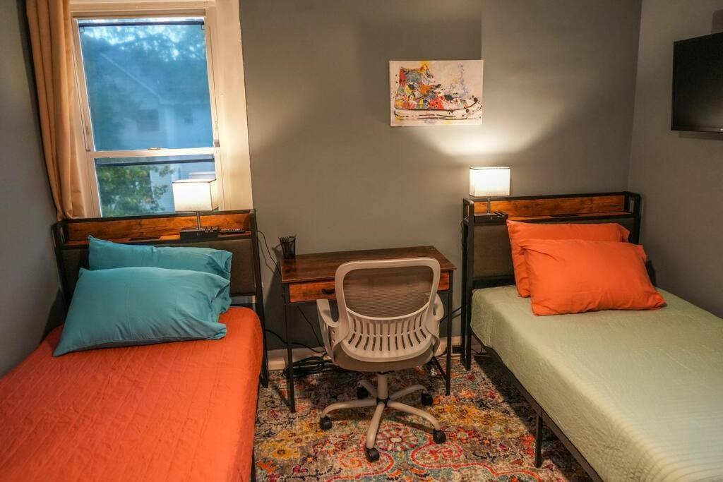 Historic Coastal Haven- Pet Friendly Fast Wi-Fi Vila Norfolk Exterior foto