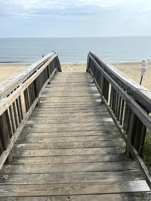 Historic Coastal Haven- Pet Friendly Fast Wi-Fi Vila Norfolk Exterior foto